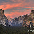 Tunnel View